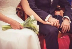 结婚情侣博主吃瓜,揭秘结婚情侣博主甜蜜背后的那些事